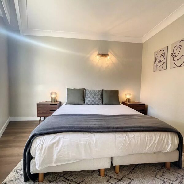 Appartement Cannes Oxford : 3 pièces rez de jardin, rénovation standing 2023