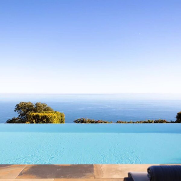 Théoule sur mer: Luxurious 7-bedroom villa – sea view