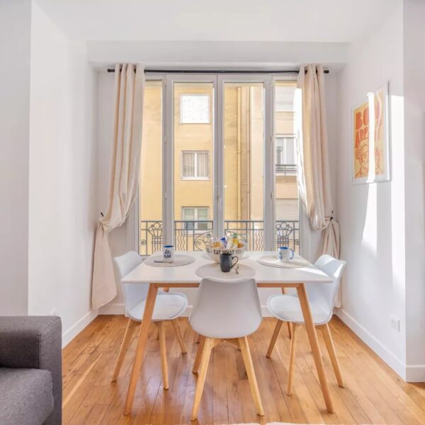 Appartement Cannes Croisette : 3 Pièces ensoleillé, rénové avec goût, très belles prestations, plages à 2 mns