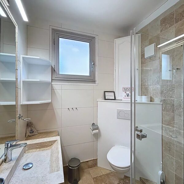 Cannes: Appartement duplex Suquet 3 chambres avec terrasse et vue mer