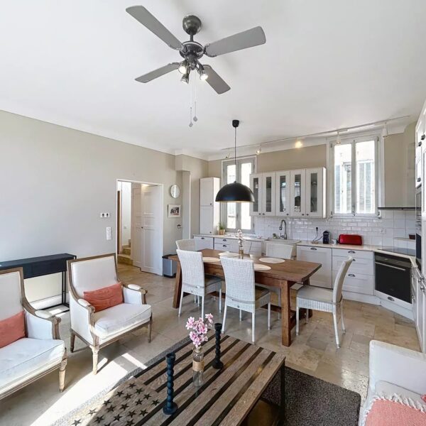 Cannes: Appartement duplex Suquet 3 chambres avec terrasse et vue mer