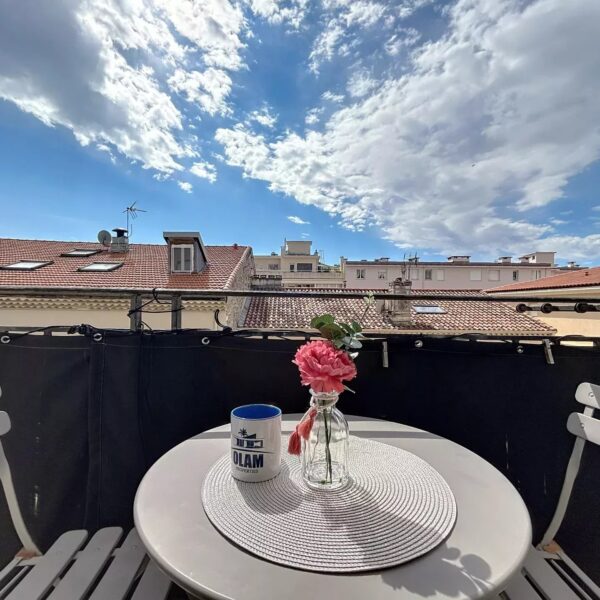Cannes: Appartement duplex Suquet 3 chambres avec terrasse et vue mer