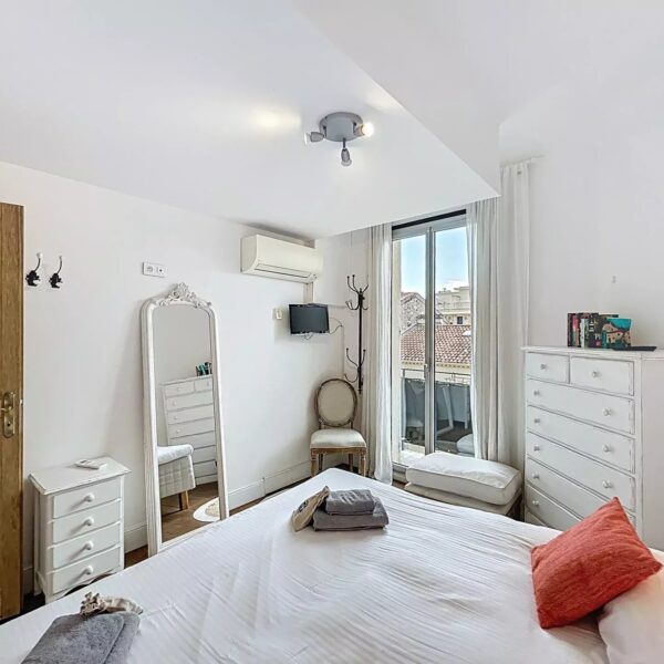 Cannes: Appartement duplex Suquet 3 chambres avec terrasse et vue mer