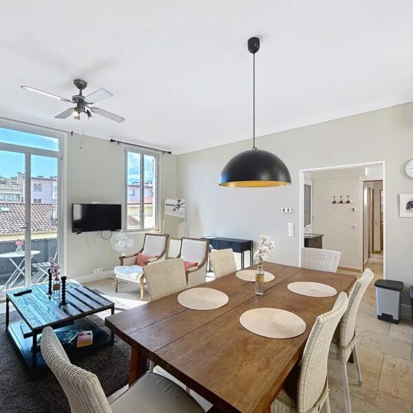 Cannes: Appartement duplex Suquet 3 chambres avec terrasse et vue mer