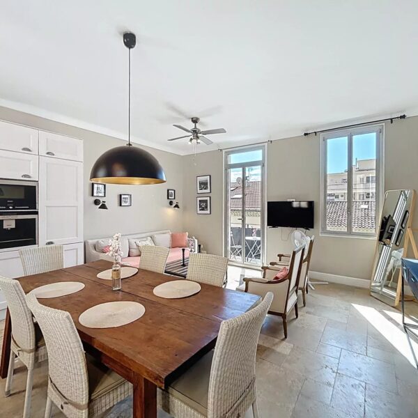 Cannes: Appartement duplex Suquet 3 chambres avec terrasse et vue mer