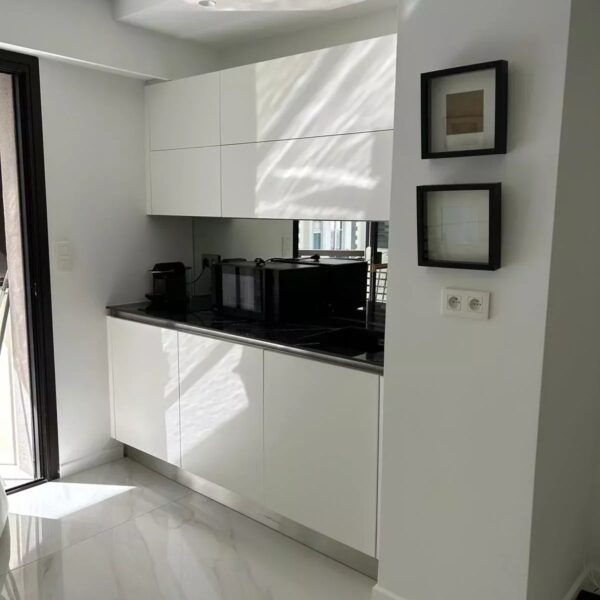 Cannes : charmant studio dans une résidence sécurisée à 3 mn des plages