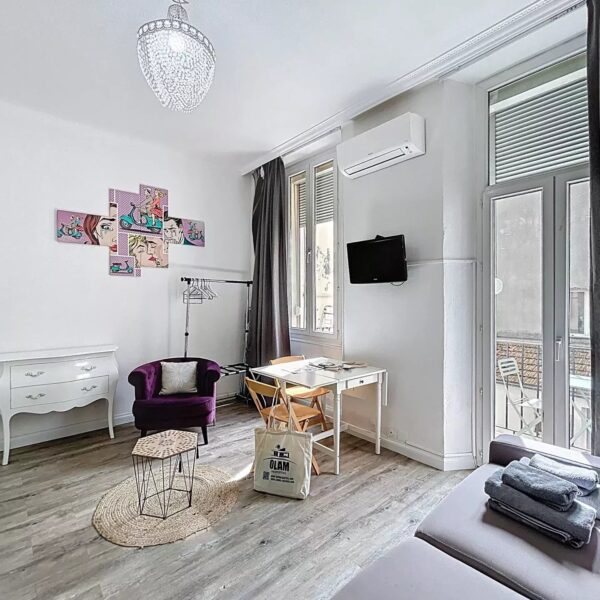 Cannes : charmant studio situé proche des plages