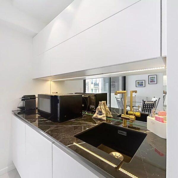 Cannes: charming studio in a secure residence 3 minutes from the beaches