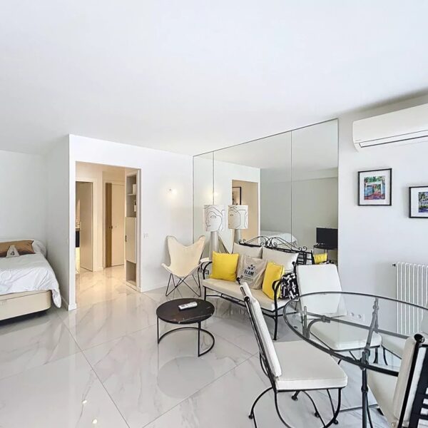 Cannes: charming studio in a secure residence 3 minutes from the beaches
