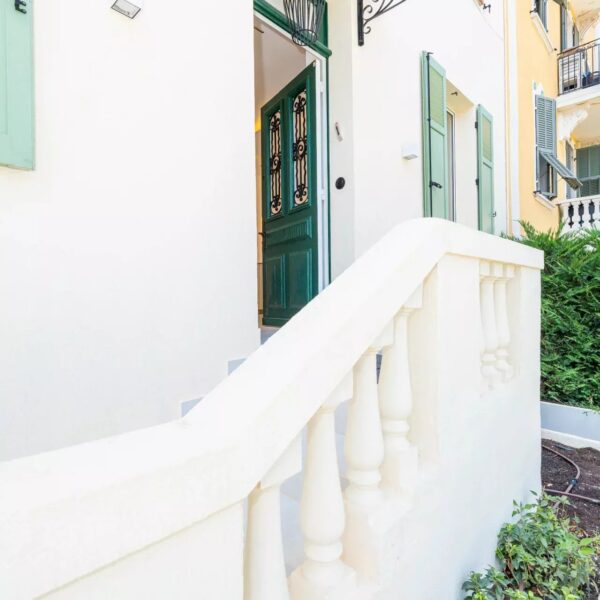 Cannes maison de ville piscine 4 chambre studio indépendant piscine sauna salle de jeux solarium