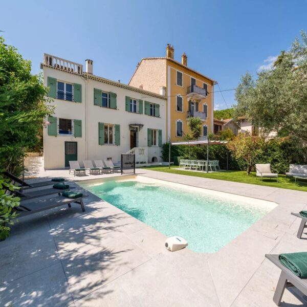 Cannes maison de ville piscine 4 chambre studio indépendant piscine sauna salle de jeux solarium