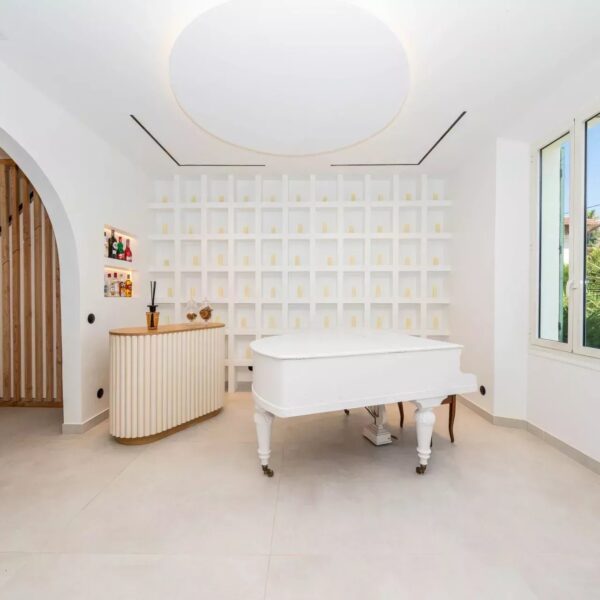 Cannes maison de ville piscine 4 chambre studio indépendant piscine sauna salle de jeux solarium