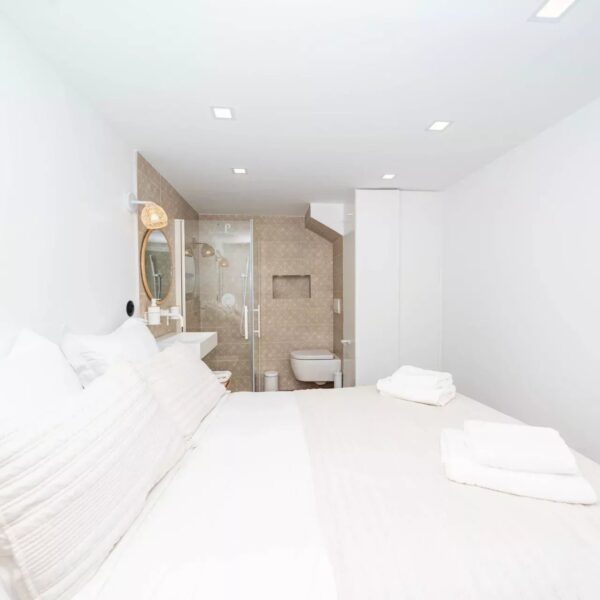 Cannes maison de ville piscine 4 chambre studio indépendant piscine sauna salle de jeux solarium