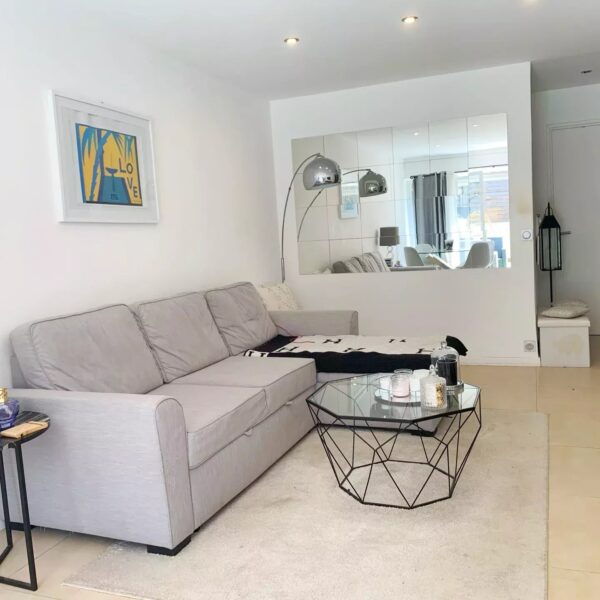 RDJ Cannes Tassigny : 3P traversant, expo sud, jardin de 90 M2