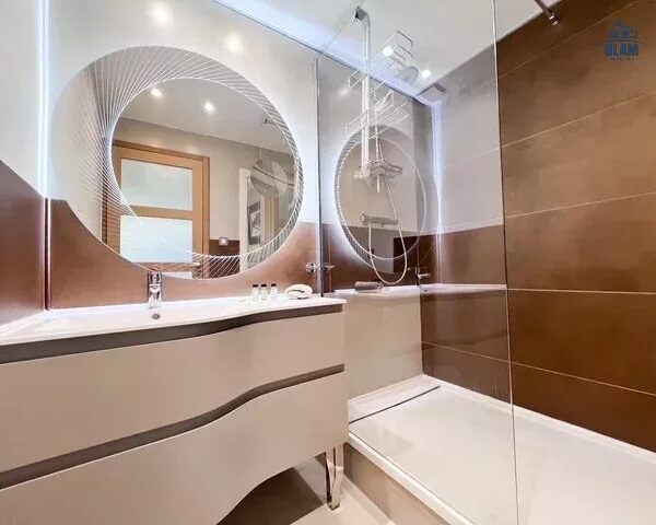 Cannes: quiet 3-bedroom apartment with parking