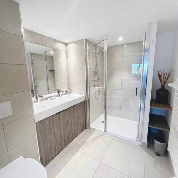 Cannes Centre-ville : Appartement 2 pièces résidence neuve 5mn Croisette et plages