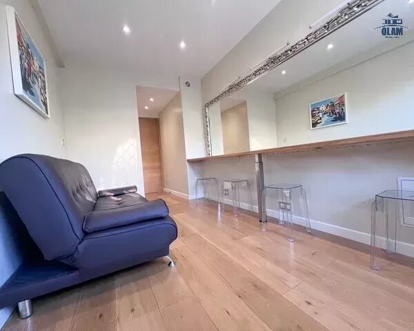 Cannes: quiet 3-bedroom apartment with parking