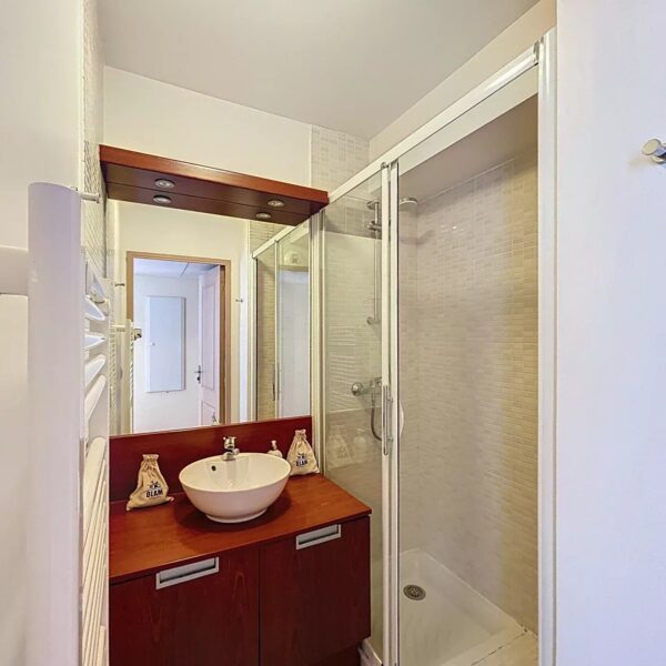 Mandelieu la Napoule : bel appartement, résidence avec piscine et parking