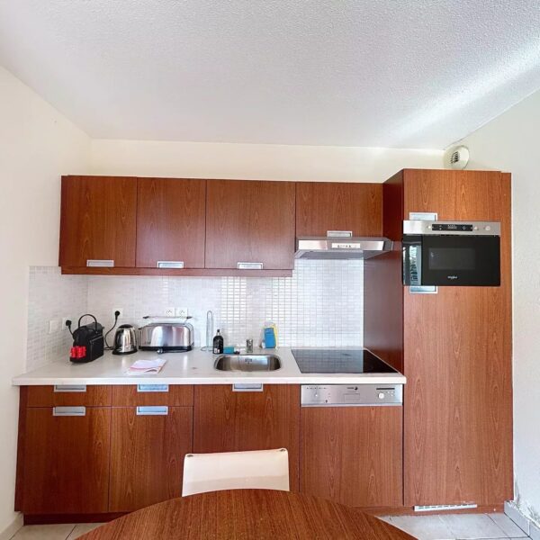 Mandelieu la Napoule: beautiful apartment, residence with swimming pool and parking