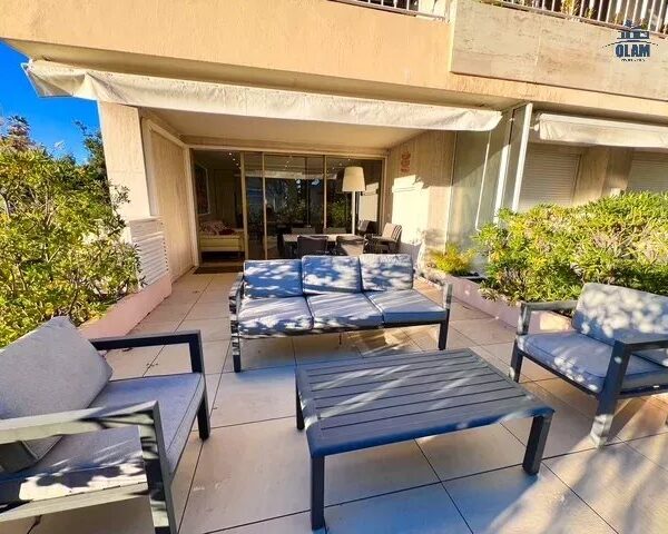 Cannes: quiet 3-bedroom apartment with parking