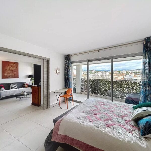 Cannes Centre-ville : Appartement 2 pièces résidence neuve 5mn Croisette et plages