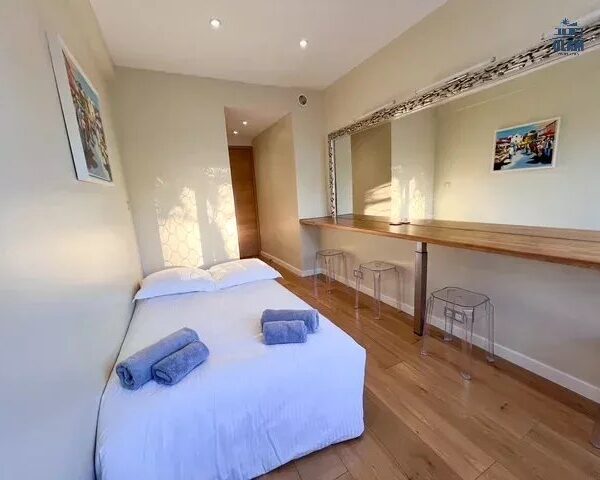 Cannes: quiet 3-bedroom apartment with parking