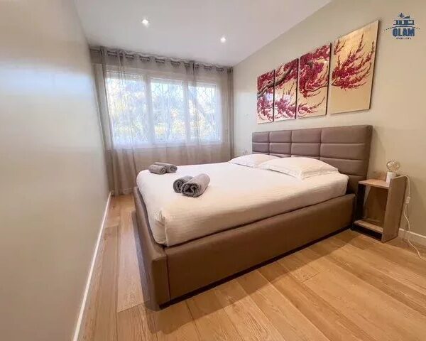 Cannes: quiet 3-bedroom apartment with parking