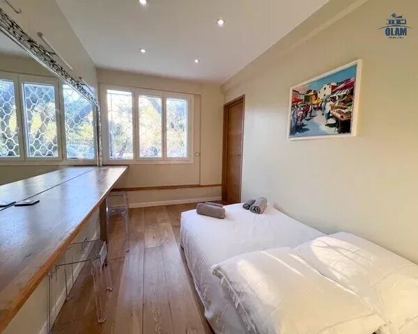 Cannes: quiet 3-bedroom apartment with parking