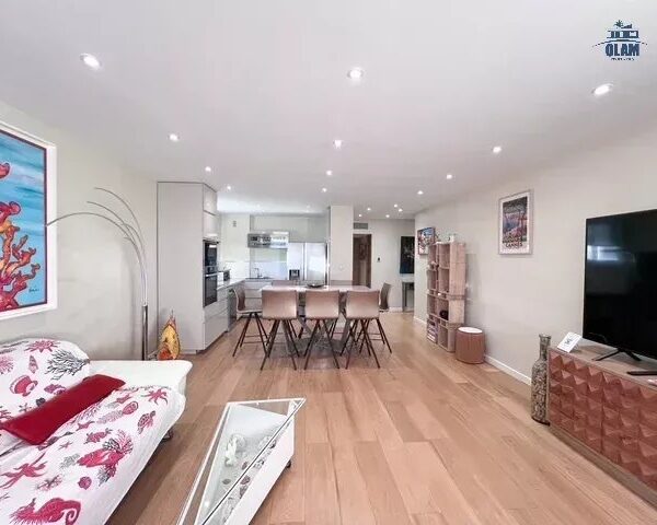 Cannes: quiet 3-bedroom apartment with parking