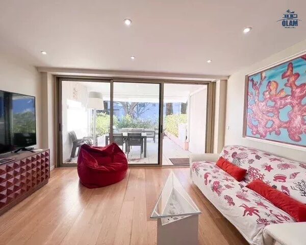 Cannes: quiet 3-bedroom apartment with parking