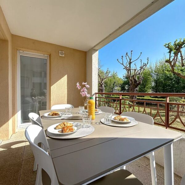 Mandelieu la Napoule : bel appartement, résidence avec piscine et parking