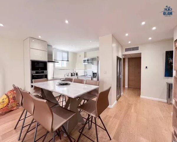 Cannes: quiet 3-bedroom apartment with parking