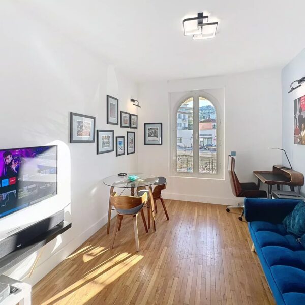 Cannes : 50 nuances de bleu – Appartement Moderne 2 pièces en centre ville