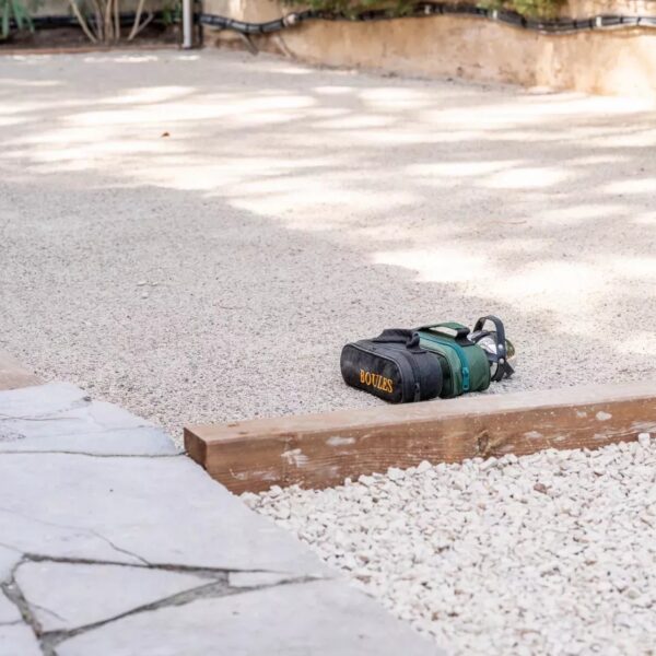 One of a kind 6 BR / 6 bath villa sauna, jacuzzi pool; just 15 mns off town