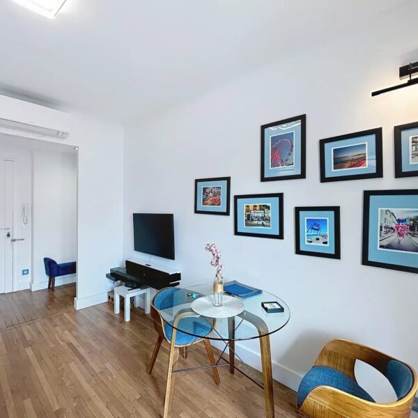 Cannes : 50 nuances de bleu – Appartement Moderne 2 pièces en centre ville