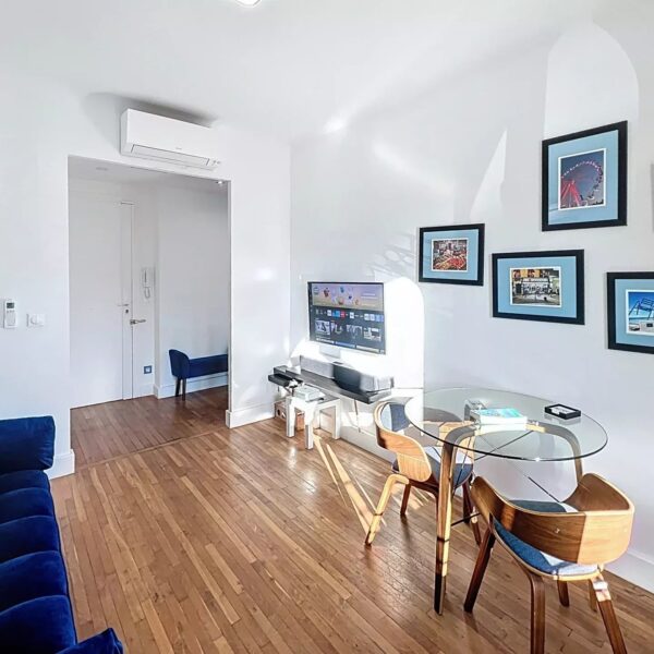 Cannes: 50 shades of blue : Modern 1BR in heart of town