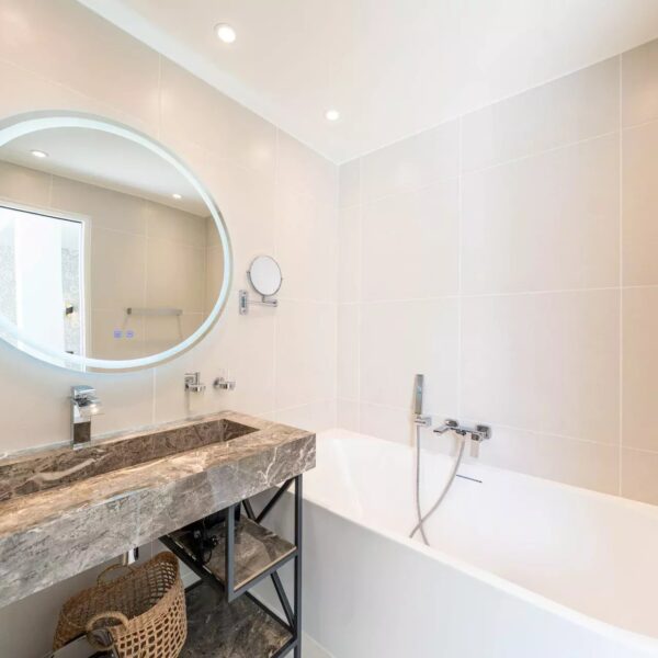 One of a kind 6 BR / 6 bath villa sauna, jacuzzi pool; just 15 mns off town