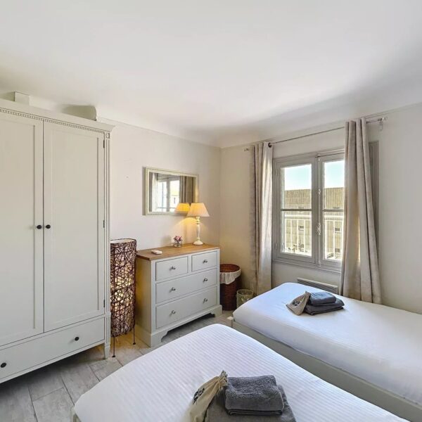 Cannes: Exceptional Wide duplex 5 BR Apartment 1 minute from the Palais + terraces