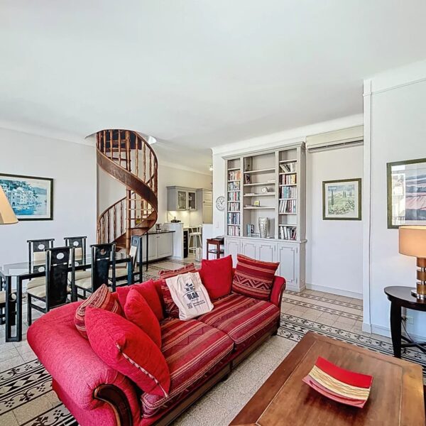 Cannes: Exceptional Wide duplex 5 BR Apartment 1 minute from the Palais + terraces