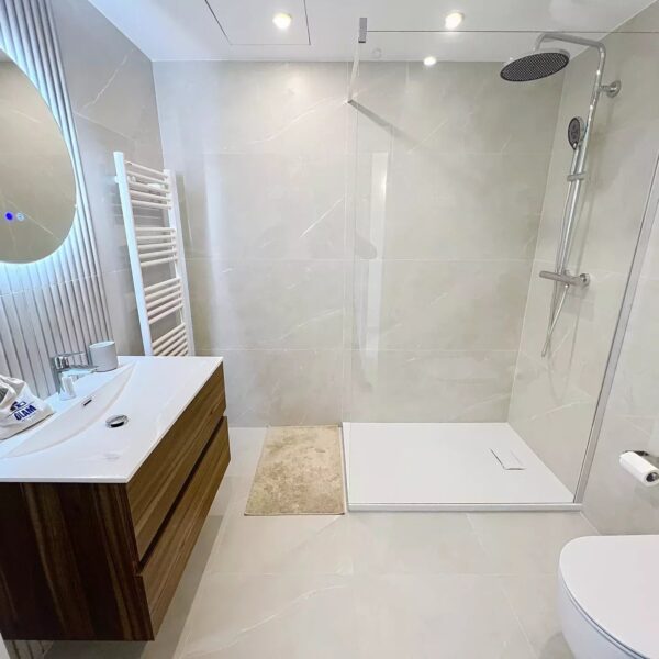 Cannes Excellence – Gorgeous 3BR / 2 bath with terrace, heart of town