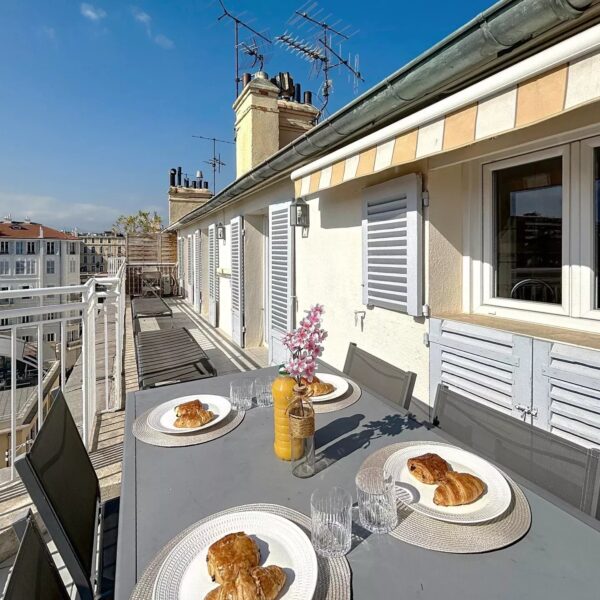 Cannes: Exceptional Wide duplex 5 BR Apartment 1 minute from the Palais + terraces