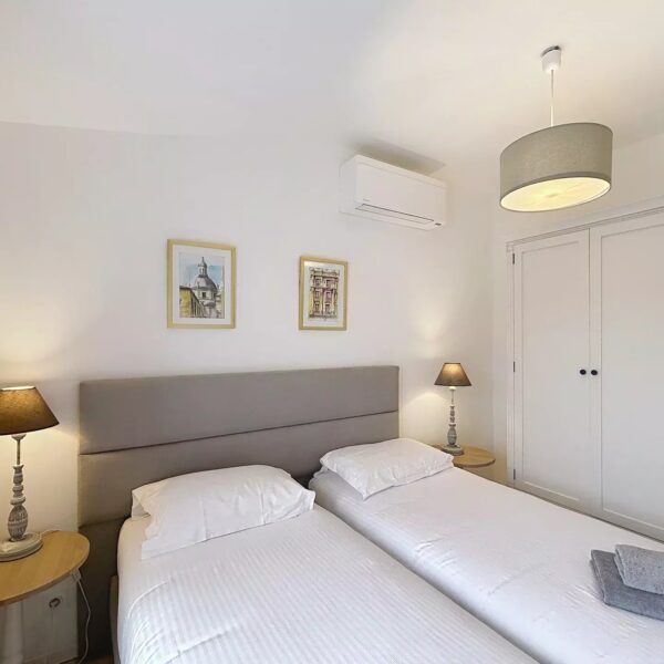 Cannes :Duplex d’Exception – 5 Chambres – 2 Terrasses – À 1 Minute du Palais des Festivals – Cannes Hyper-Centre