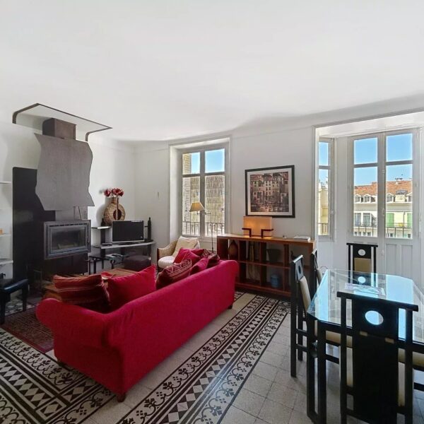 Cannes: Exceptional Wide duplex 5 BR Apartment 1 minute from the Palais + terraces