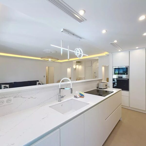 Cannes Excellence – Gorgeous 3BR / 2 bath with terrace, heart of town