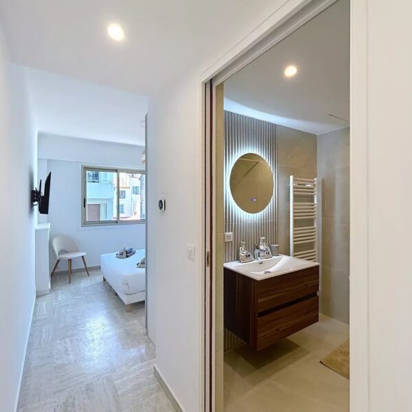 Cannes Excellence – Gorgeous 3BR / 2 bath with terrace, heart of town