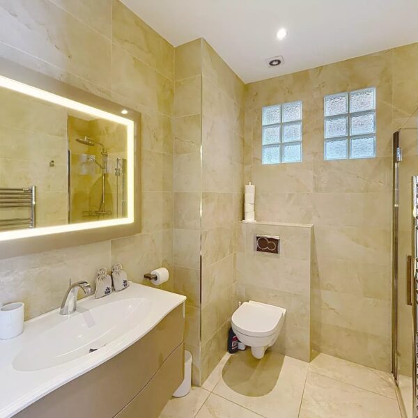 Cannes: Exceptional Wide duplex 5 BR Apartment 1 minute from the Palais + terraces