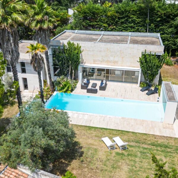 Architect-Designed Contemporary Villa – Between Biot and Valbonne