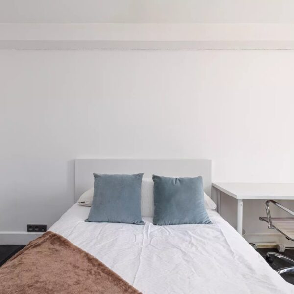 Architect-Designed Contemporary Villa – Between Biot and Valbonne