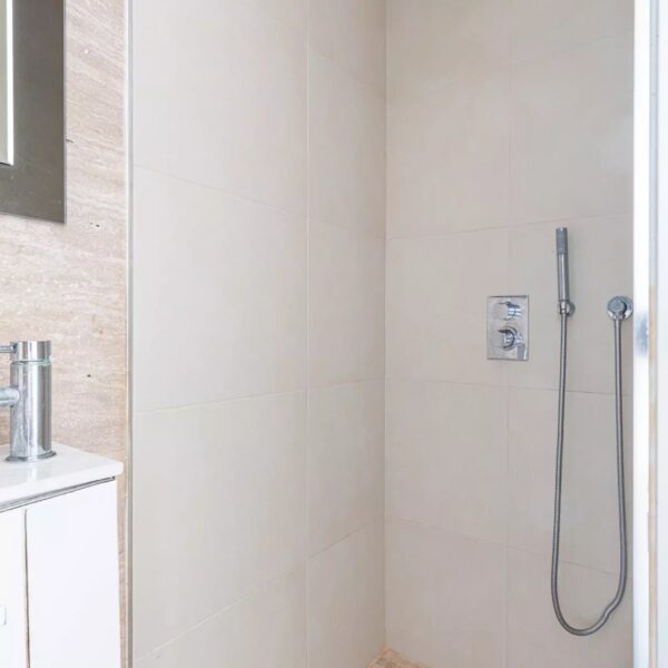 Architect-Designed Contemporary Villa – Between Biot and Valbonne