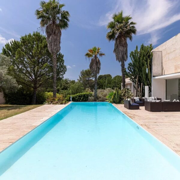Architect-Designed Contemporary Villa – Between Biot and Valbonne